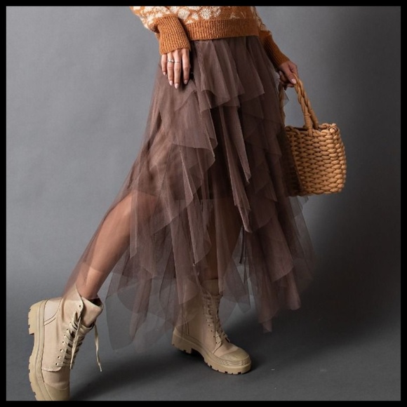 EASEL "Fairy Tale" Tiered Mesh Overlay Waterfall Lined Midi Maxi Balleri… - Picture 16 of 16